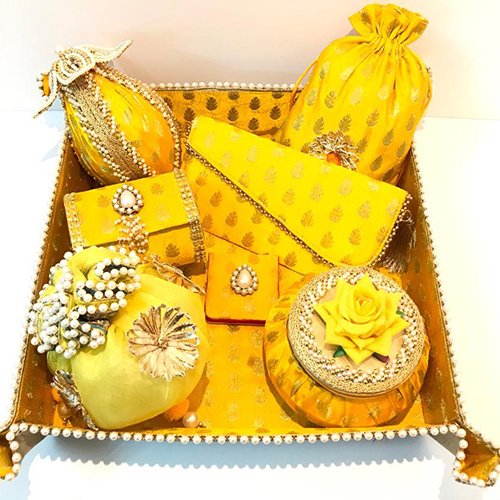 Brocade Booti Wedding Hamper - Image 3