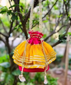 Alternative view of Gota frill potli