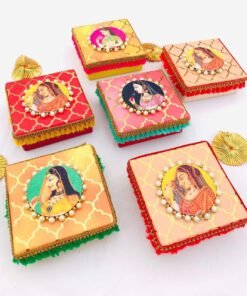 Alternative view of Maharani square box hamper