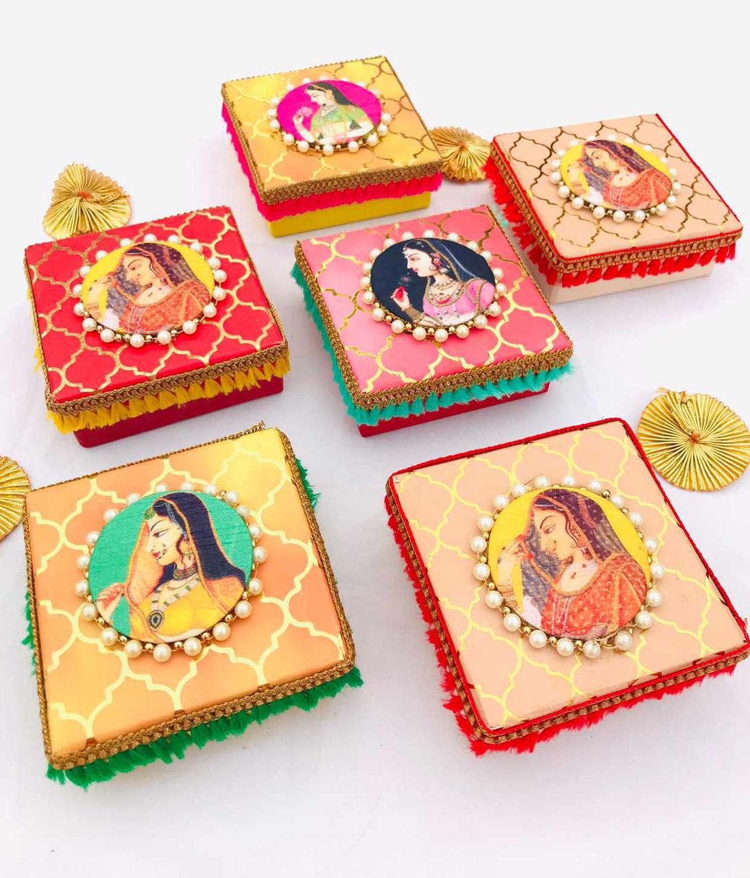 Maharani square box hamper - Image 2