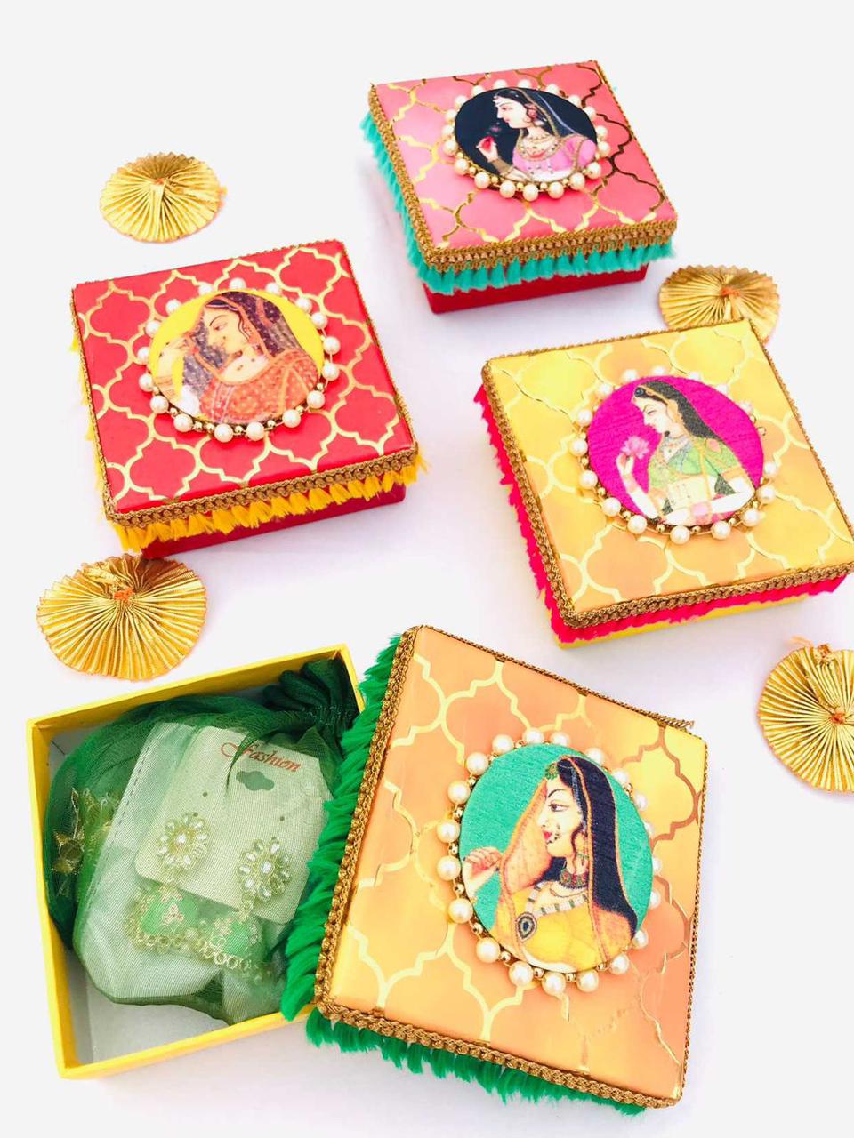 Maharani square box hamper - Image 5