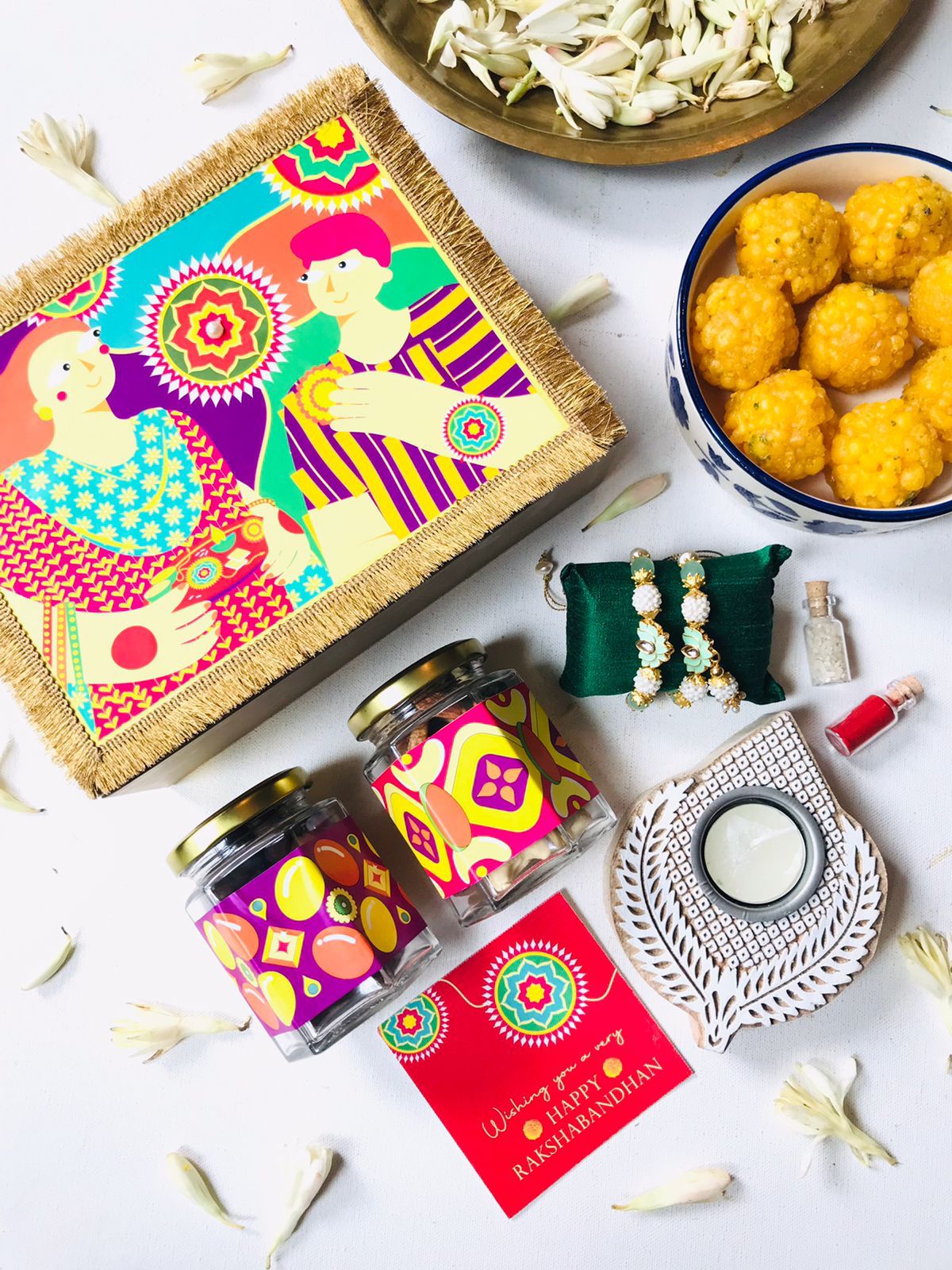 Phoolon ka Taaron Ka Rakhi Boxx - Image 3