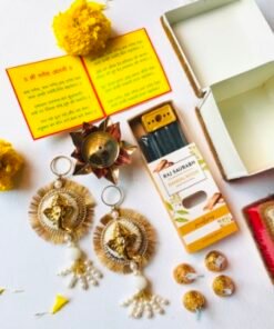 Alternative view of Ganpati Trunk Hamper