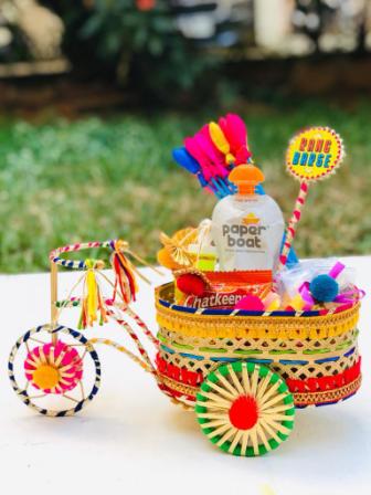 Holi Ki Savaari cycle hamper