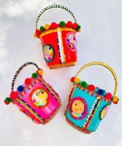 Alternative view of Holi Bucket