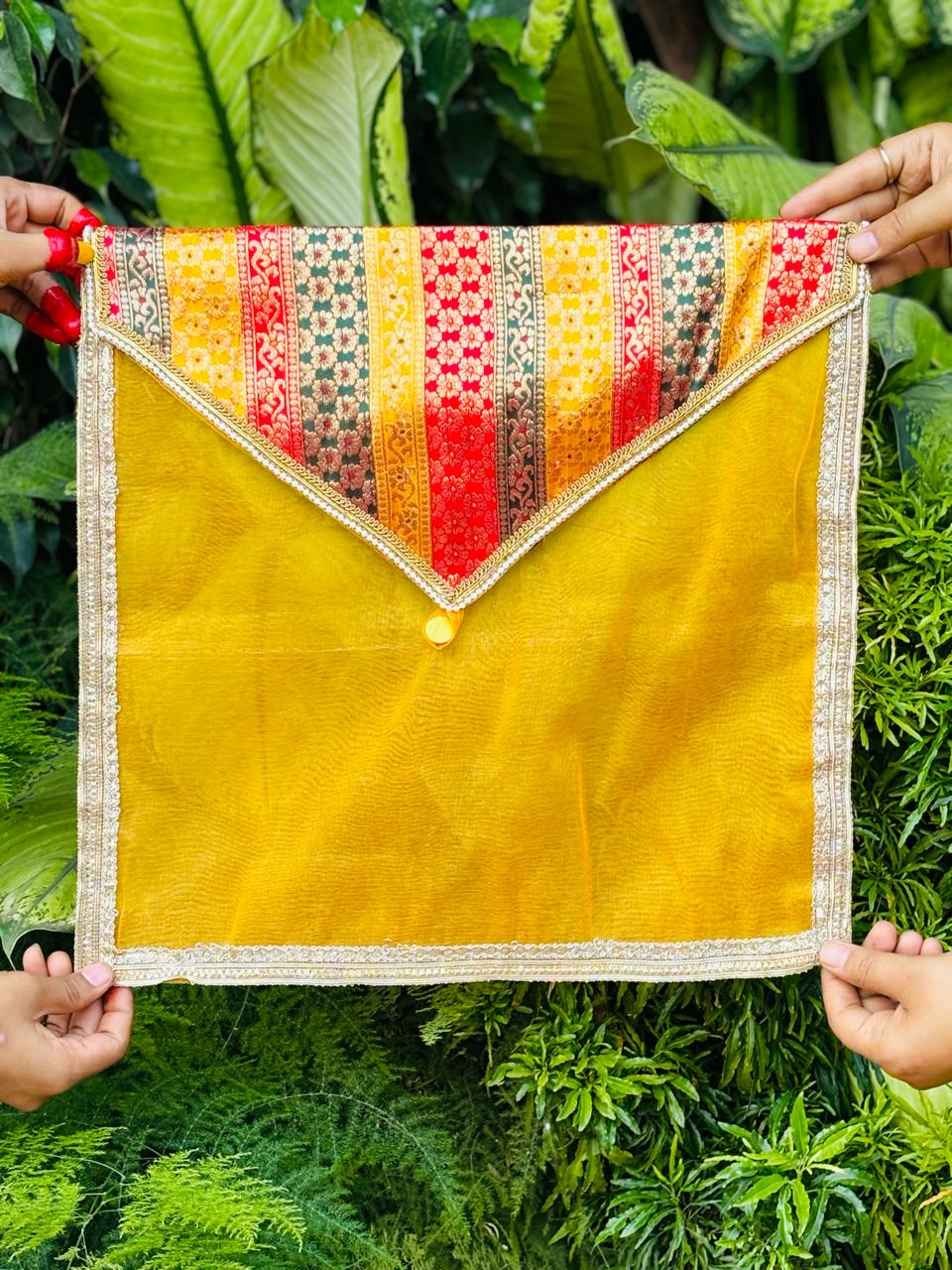 Rang-e-Banaras saree cover - Image 5