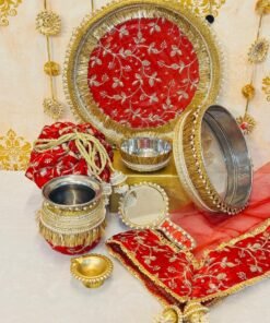 Alternative view of Bahaara Karwacauth set