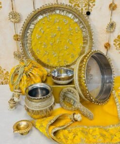 Bahaara Karwacauth set - Image 3