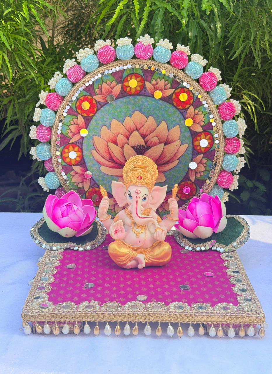 Lotus Krishna & Ganesh Singhasa